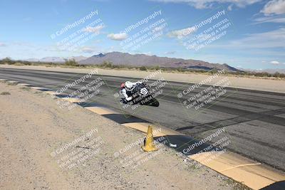 media/Nov-16-2025-Race Pace (Sun) [[8c5fa54630]]/Non Verified Riders (1st 20 Minutes)/3-Turn 3 Inside (11am)/